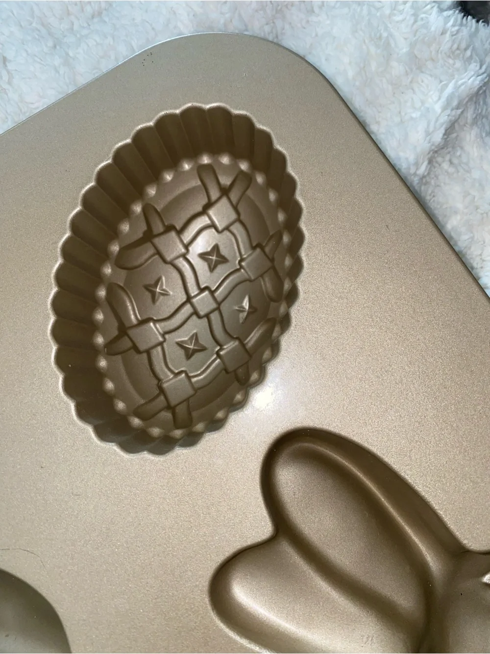 Nordic Ware Bunny Cake Pan Easter Rabbit Egg Mold 9.5 Cup USA